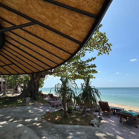 Beach Bungalow At Lanta Resort Koh Lanta Bagian luar foto