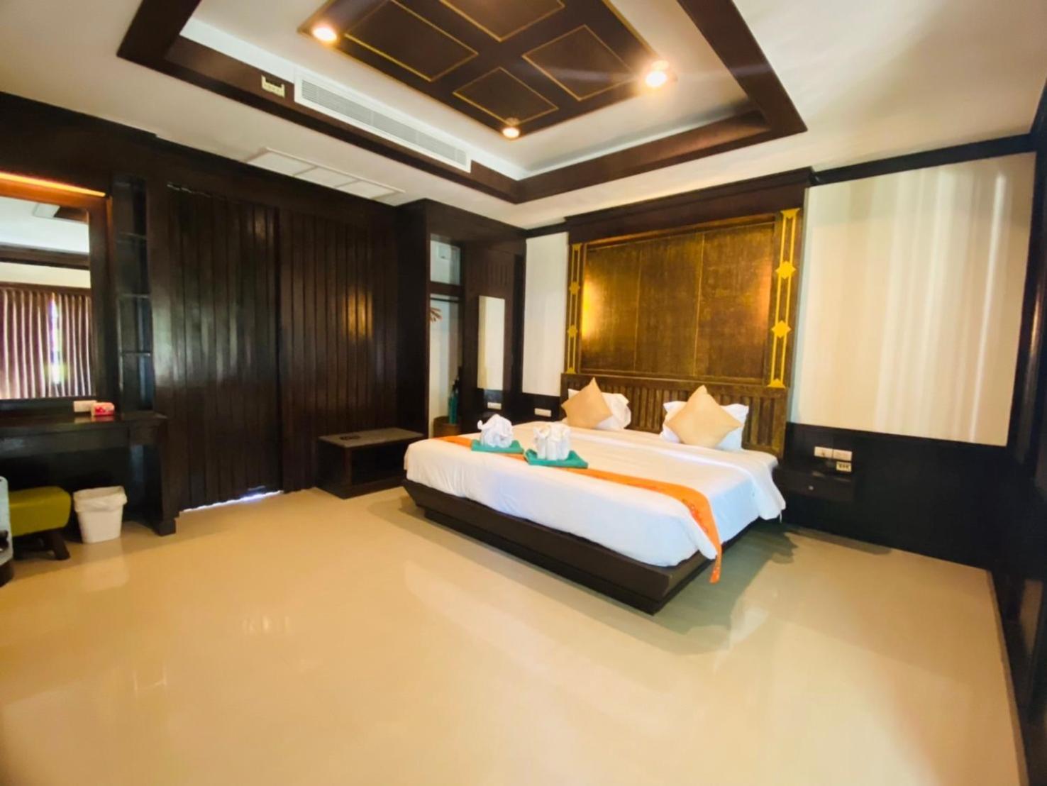 Beach Bungalow At Lanta Resort Koh Lanta Bagian luar foto