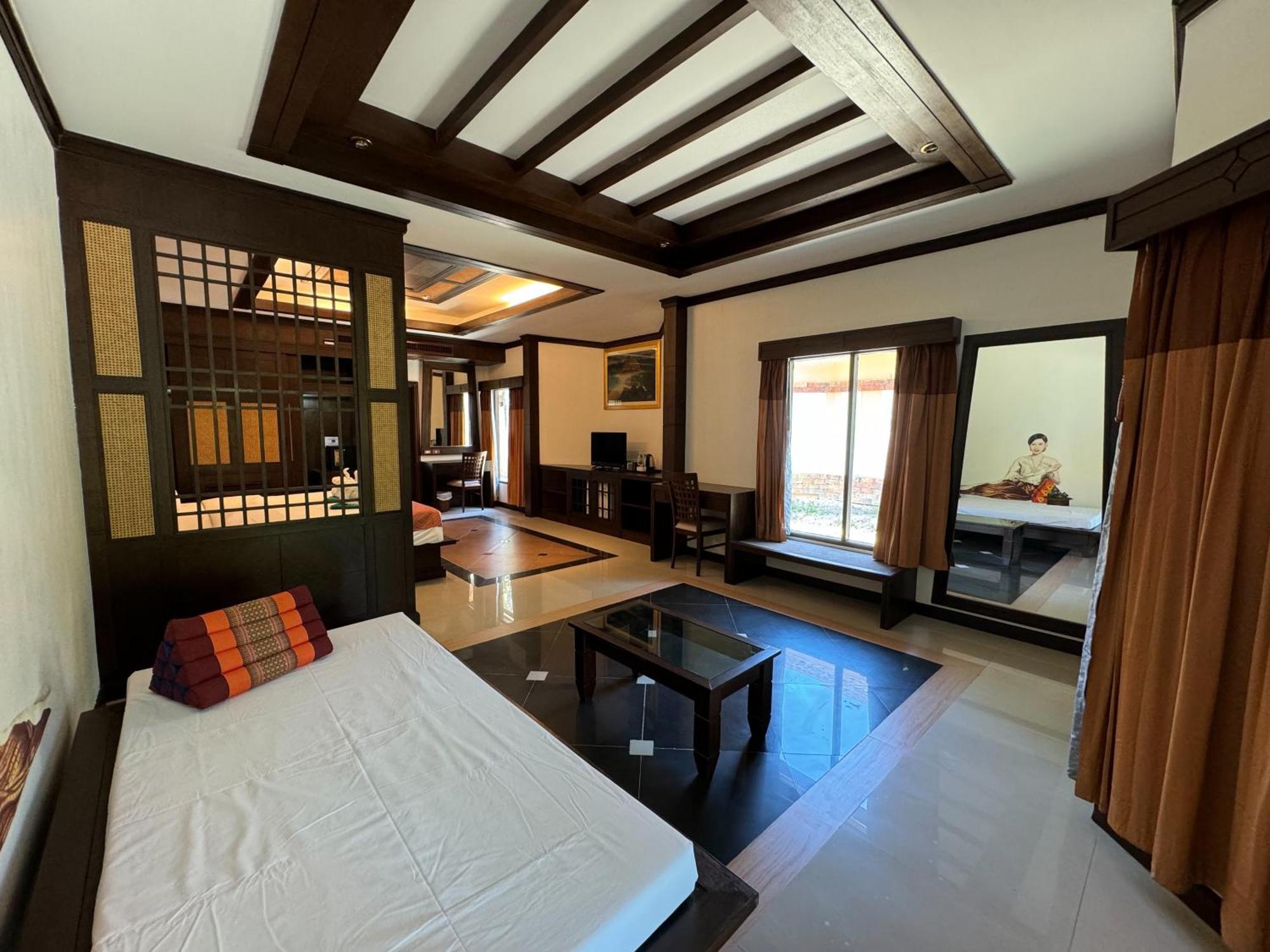 Beach Bungalow At Lanta Resort Koh Lanta Bagian luar foto