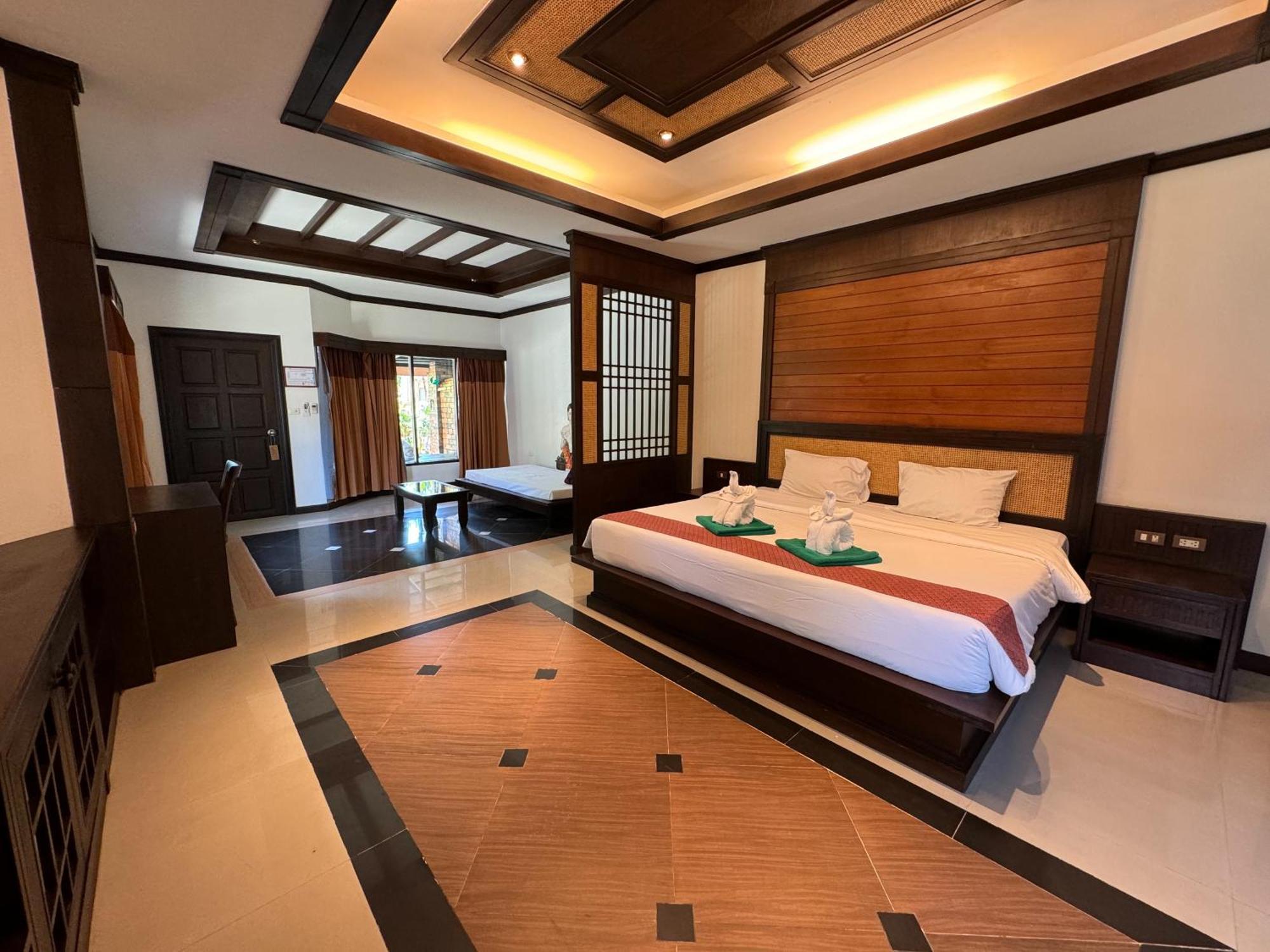 Beach Bungalow At Lanta Resort Koh Lanta Bagian luar foto