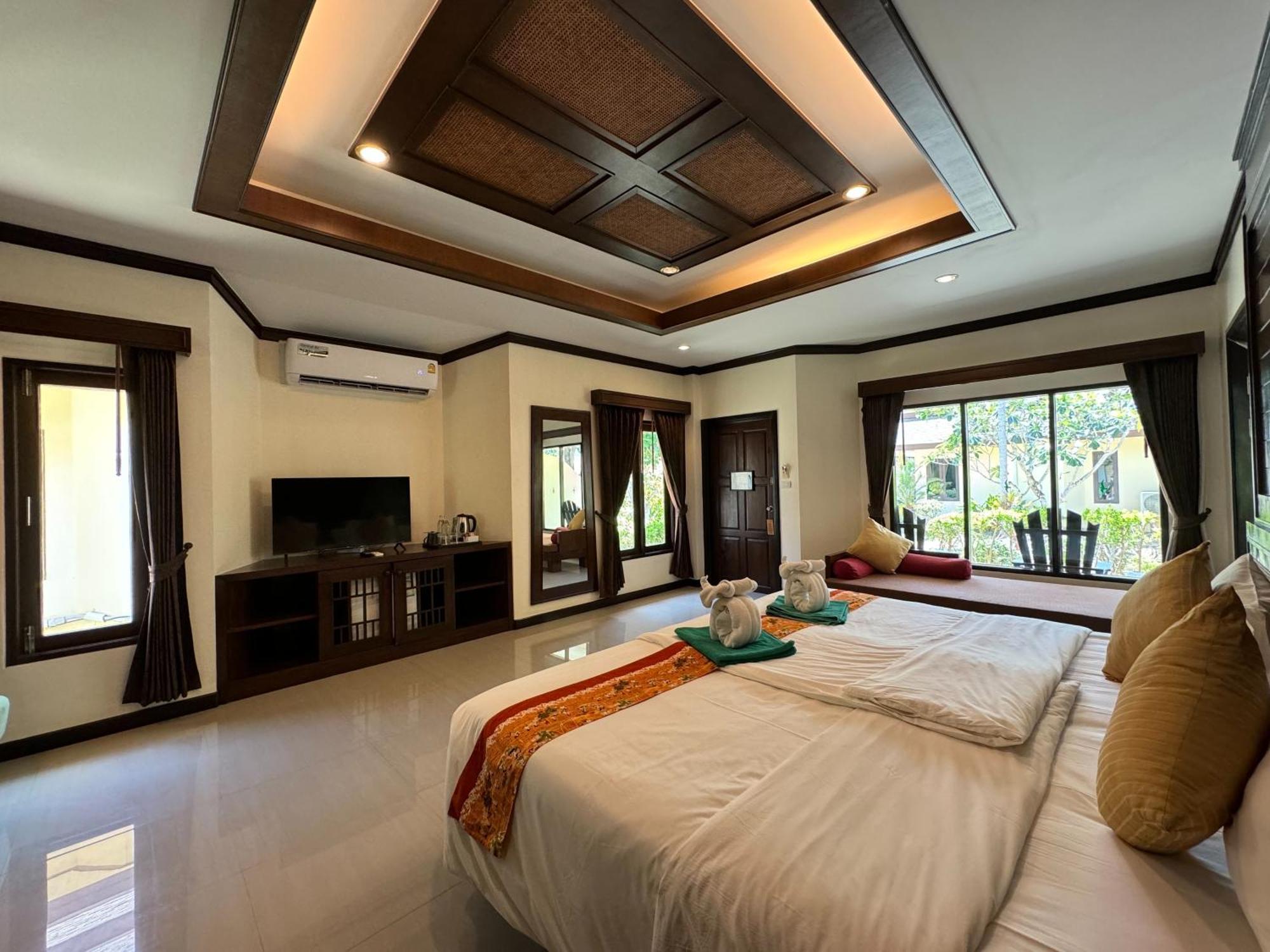 Beach Bungalow At Lanta Resort Koh Lanta Bagian luar foto