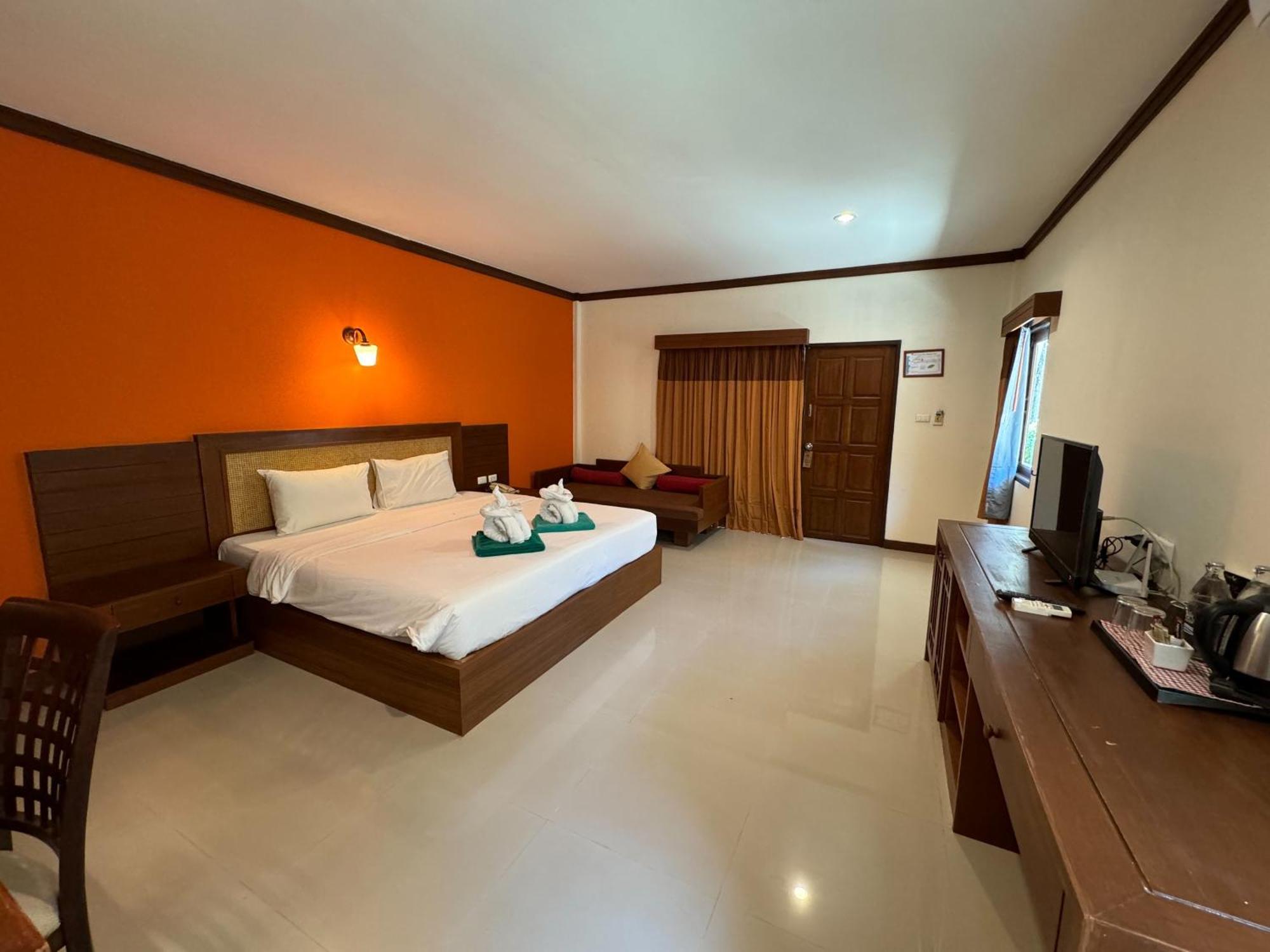 Beach Bungalow At Lanta Resort Koh Lanta Bagian luar foto