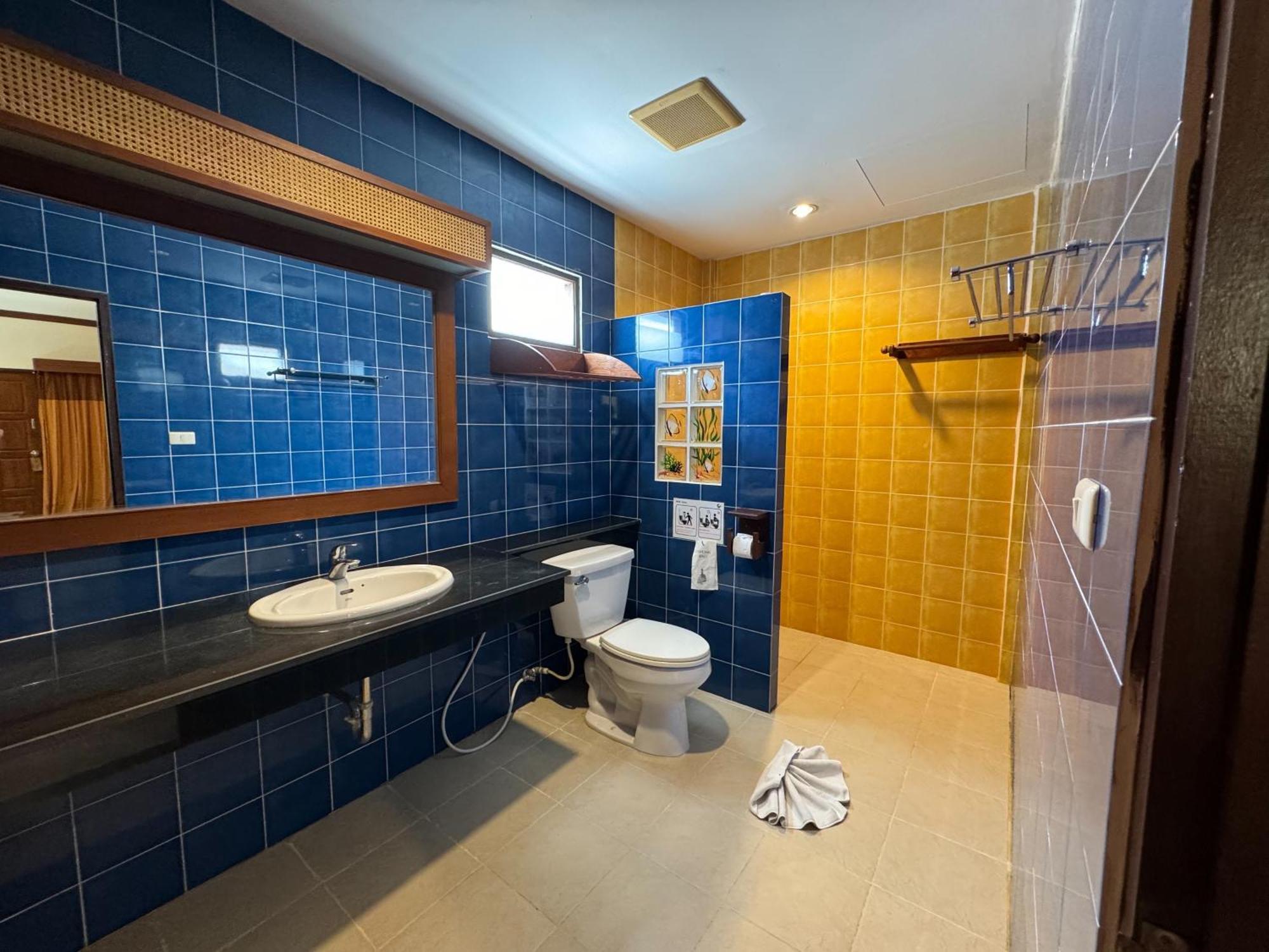 Beach Bungalow At Lanta Resort Koh Lanta Bagian luar foto
