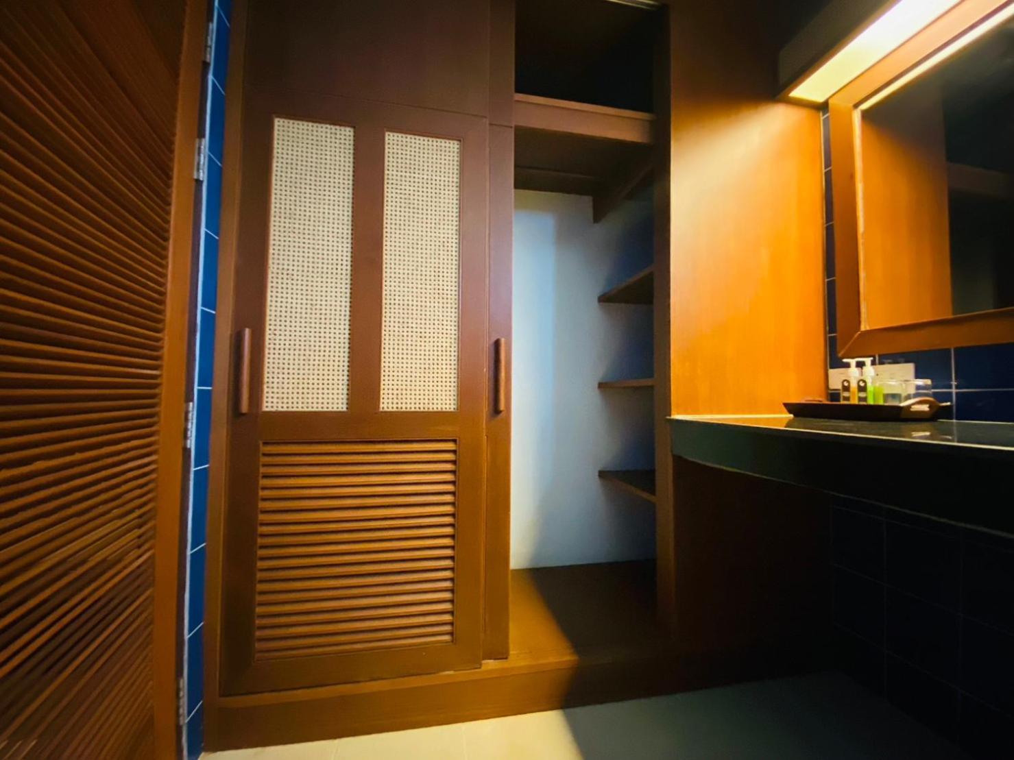 Beach Bungalow At Lanta Resort Koh Lanta Bagian luar foto
