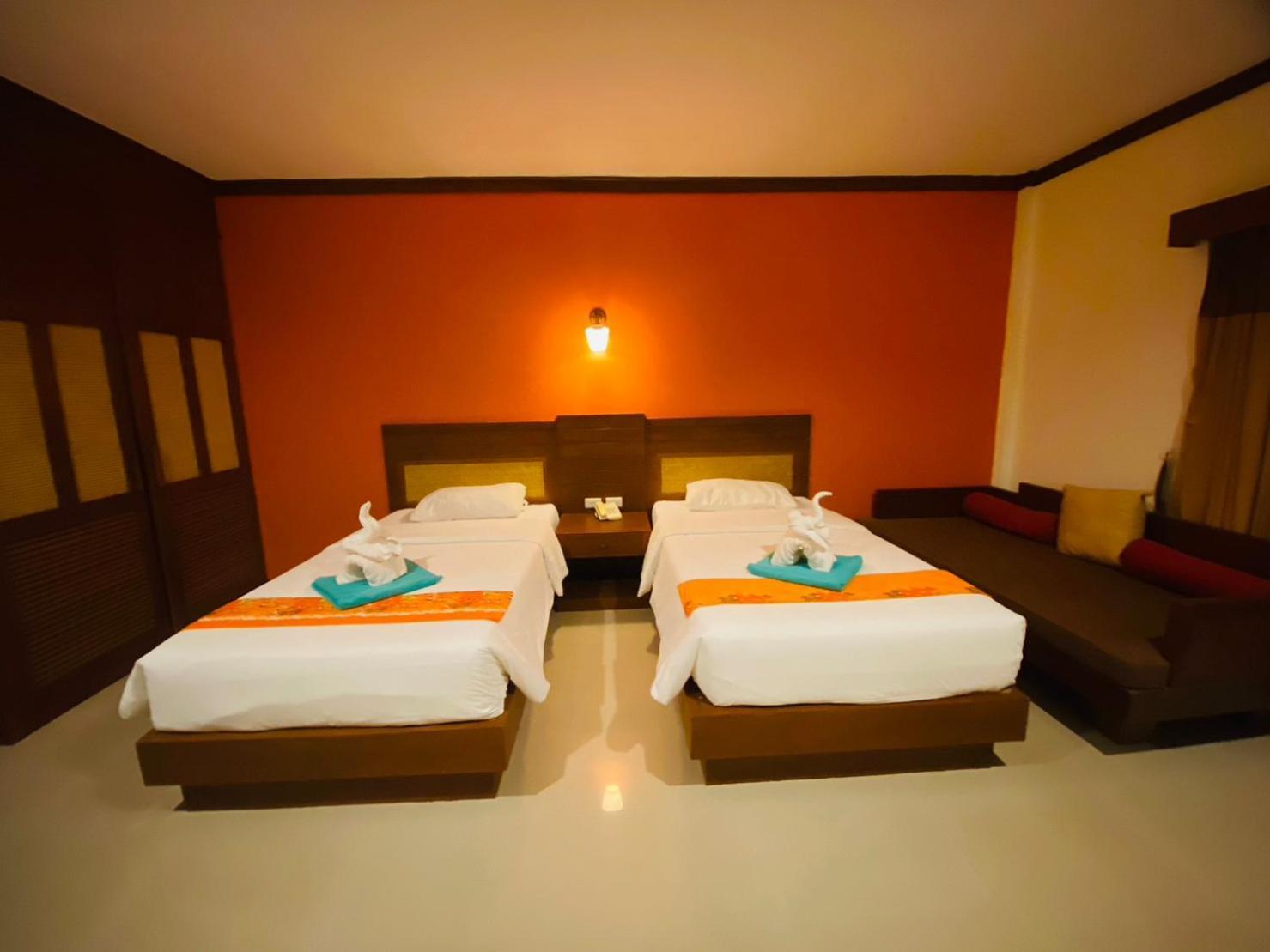 Beach Bungalow At Lanta Resort Koh Lanta Bagian luar foto